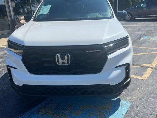 Platinum White Pearl 2025 Honda Pilot Black Edition