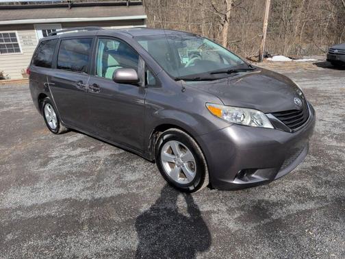 2013 Toyota Sienna LE