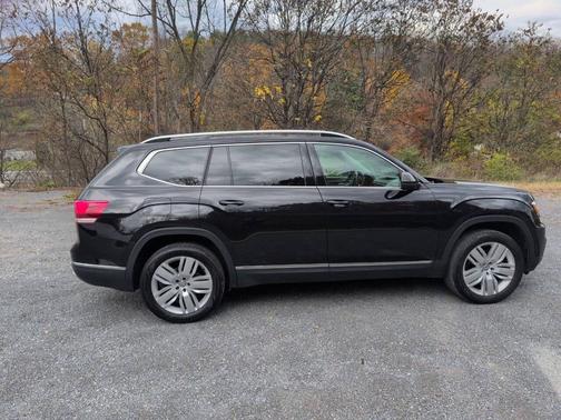 2018 Volkswagen Atlas 3.6L SEL Premium