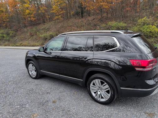 2018 Volkswagen Atlas 3.6L SEL Premium