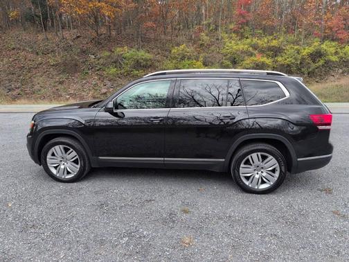 2018 Volkswagen Atlas 3.6L SEL Premium