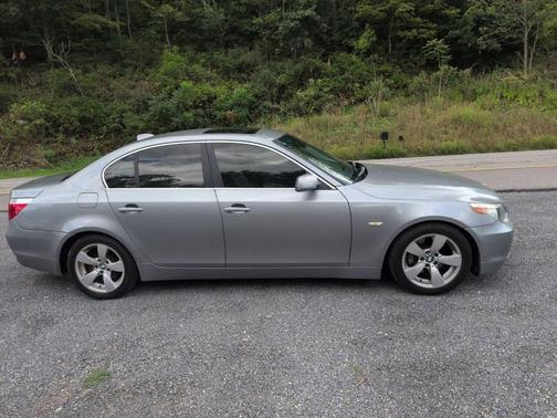 2004 BMW 530 530i 4dr Sedan