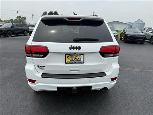 2022 Jeep Grand Cherokee Laredo