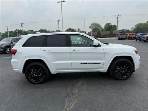 2022 Jeep Grand Cherokee Laredo