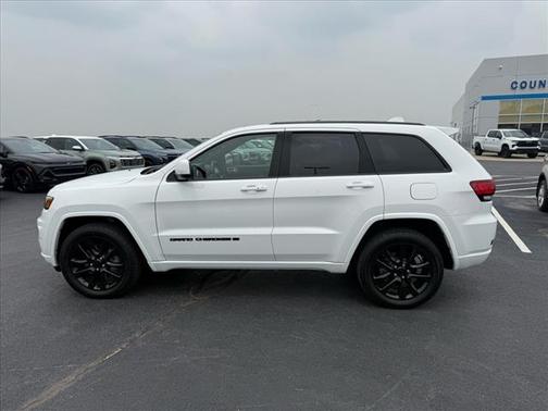 2022 Jeep Grand Cherokee Laredo