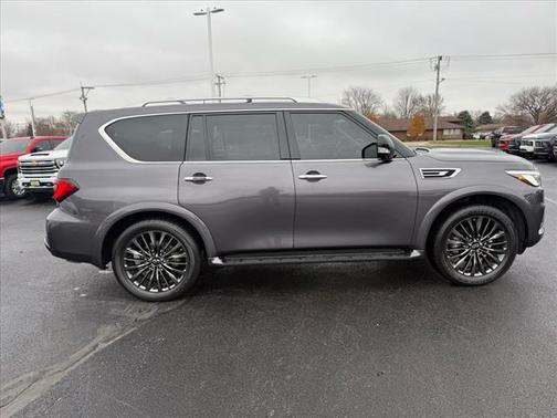 2022 INFINITI QX80 Luxe