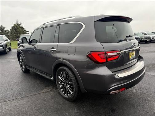 2022 INFINITI QX80 Luxe