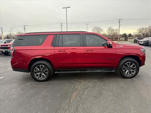 2022 Chevrolet Suburban 4WD Z71