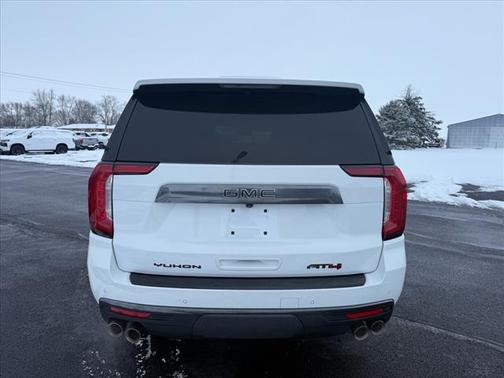 2023 GMC Yukon XL 4WD AT4