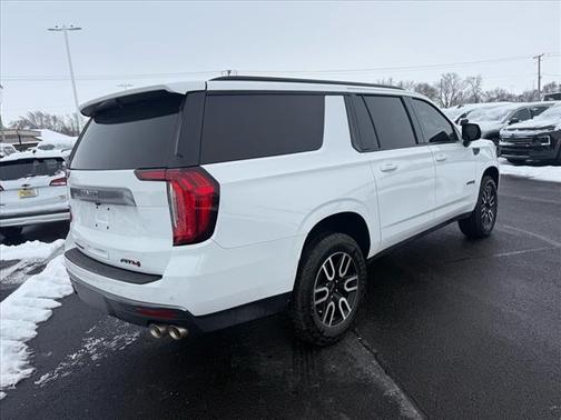 2023 GMC Yukon XL 4WD AT4