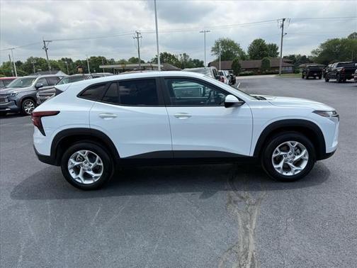 2025 Chevrolet Trax LS