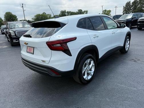2025 Chevrolet Trax LS