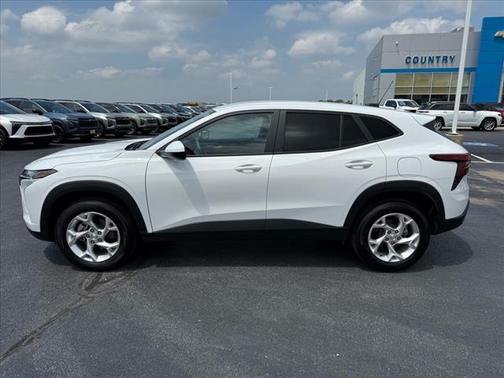 2025 Chevrolet Trax LS