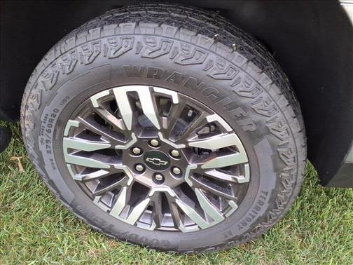 2026 Chevrolet Suburban Z71, 4WD