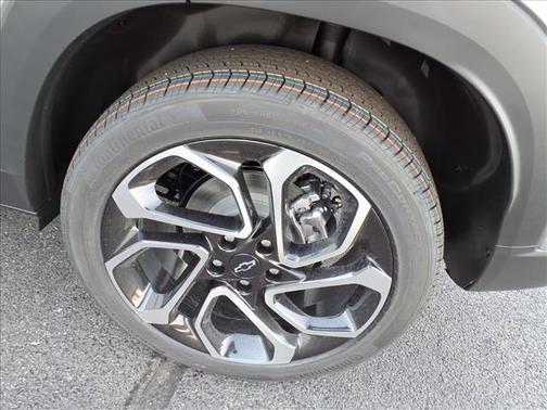 Sterling Gray Metallic 2026 Chevrolet Trax FWD 2RS