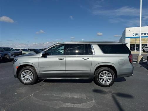 2023 Chevrolet Suburban Premier