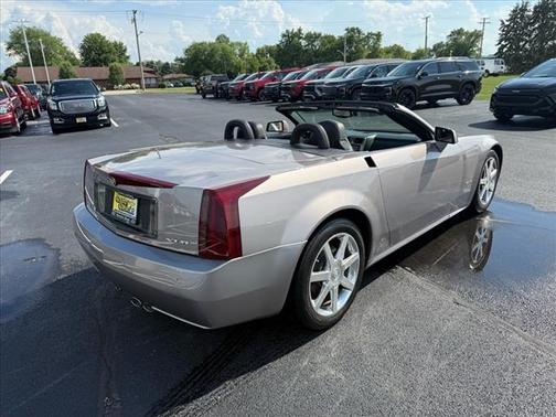 2005 Cadillac XLR Base
