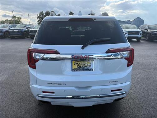 2023 GMC Acadia Denali