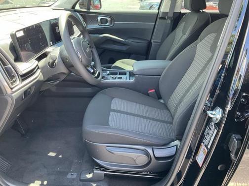 2025 Kia Sorento LX