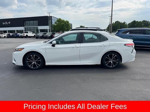 Super White 2020 Toyota Camry SE