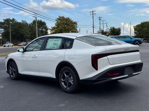 2025 Kia K4 LXS