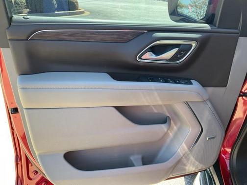 2022 Chevrolet Suburban LT