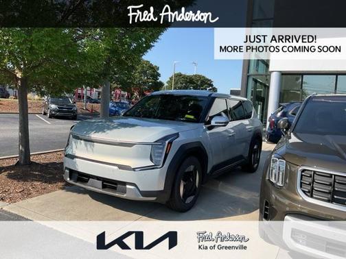 2026 Kia EV9 Light Long Range