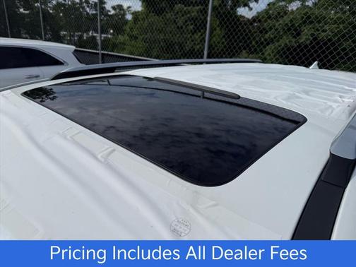 Snow White Pearl 2026 Kia Carnival SX