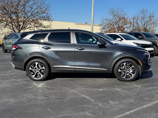 2024 Kia Sportage EX