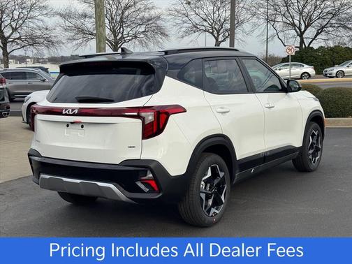 Clear White/Black Roof 2026 Kia Seltos S