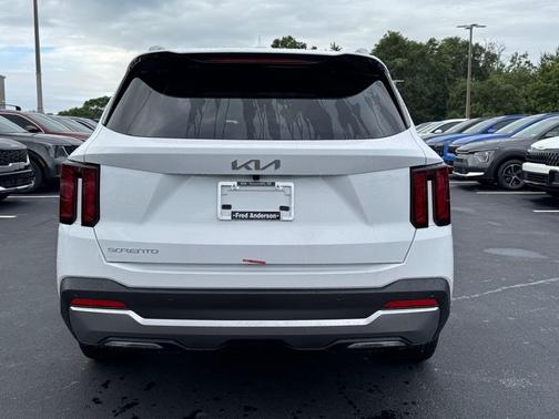 2025 Kia Sorento S