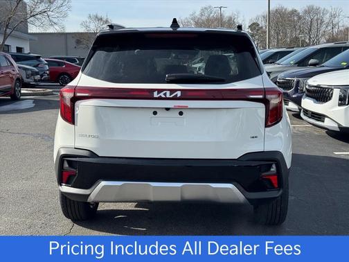 Clear White/Black Roof 2026 Kia Seltos S