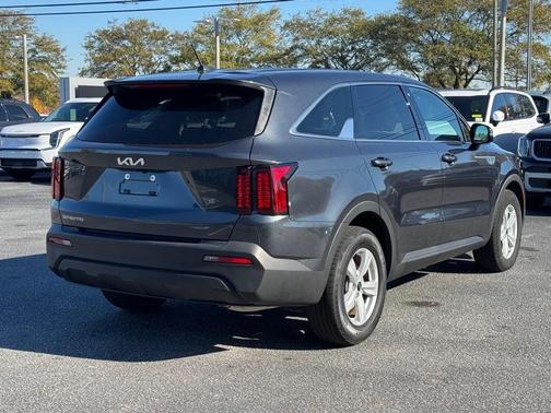 2023 Kia Sorento LX