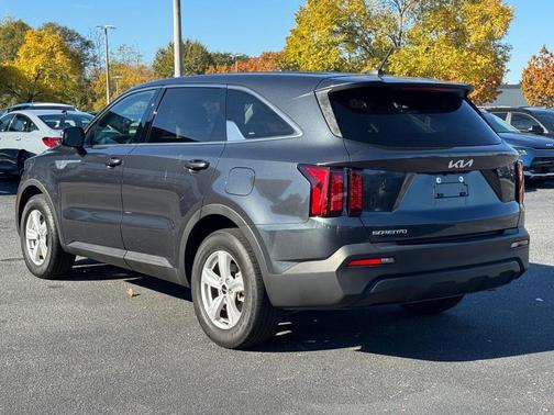 2023 Kia Sorento LX