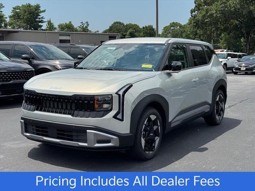 Ivory Silver 2027 Kia Seltos S