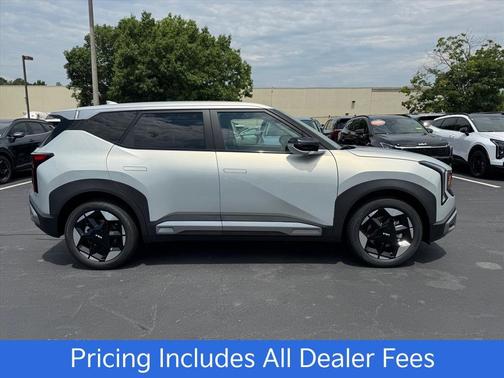 Ivory Silver 2027 Kia Seltos S