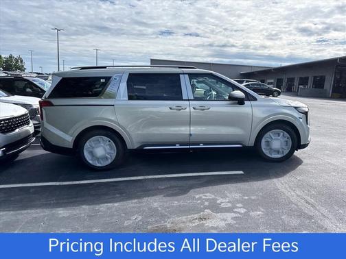 Ivory 2026 Kia Carnival SX