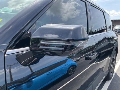 2026 Kia EV9 Land
