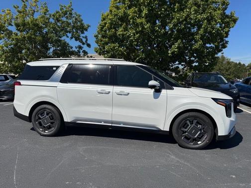 2026 Kia Carnival SX