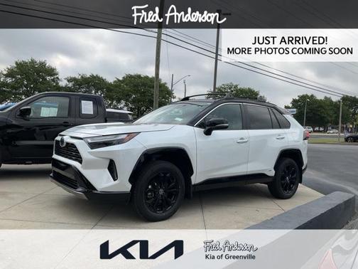 2024 Toyota RAV4 Hybrid SE