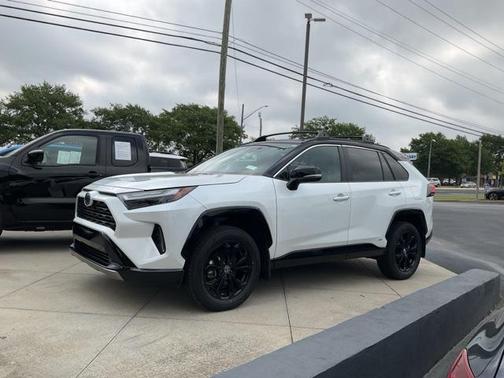 2024 Toyota RAV4 Hybrid SE