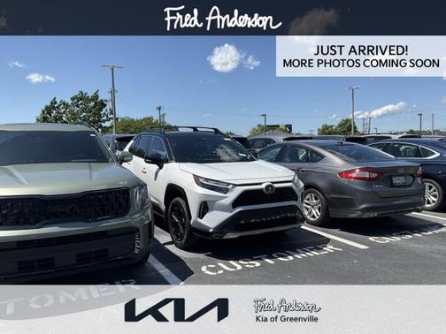2024 Toyota RAV4 Hybrid SE