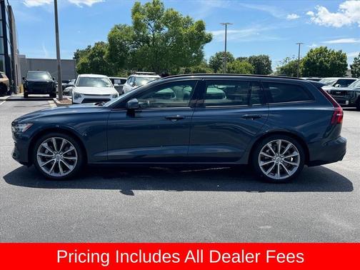 Denim Blue Metallic 2020 Volvo V60 T5 Momentum
