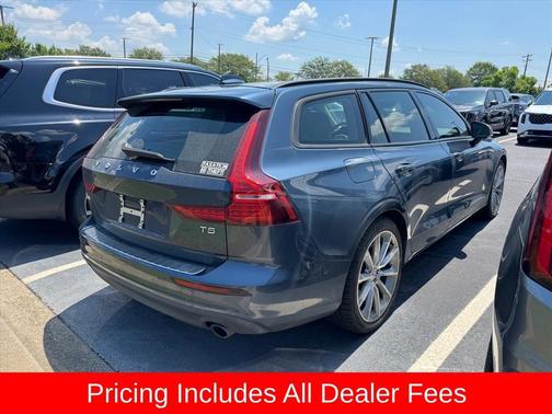 Denim Blue Metallic 2020 Volvo V60 T5 Momentum