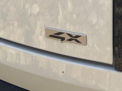 Glacial White Pearl 2027 Kia Telluride Hybrid EX