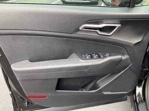 2025 Kia Sportage Hybrid LX