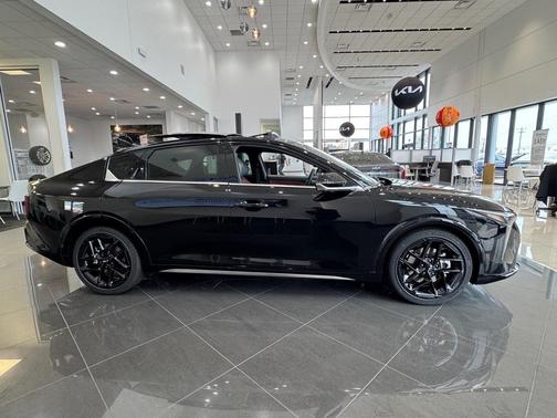 2025 Kia K4 GT-Line Turbo