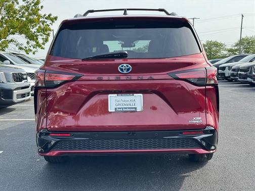 Ruby Flare Pearl 2022 Toyota Sienna XSE 7 Passenger
