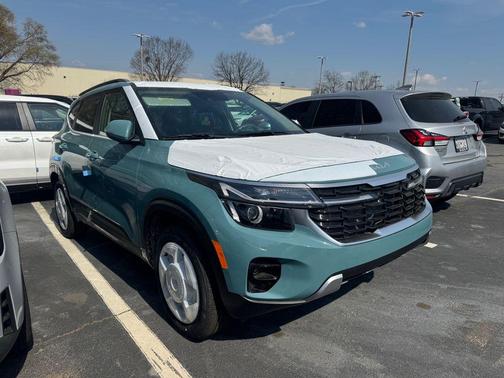 Blue 2026 Kia Seltos EX