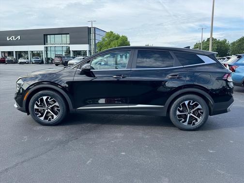 Ebony Black 2024 Kia Sportage EX